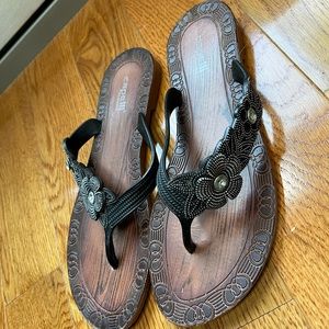 Black Sandals size 6